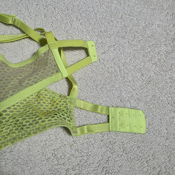 Victoria's Secret Lime Fishnet Bra. NWOT. 36C - Picture 3 of 6